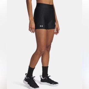 Under Armour Shorty Shorts 4” Women’s Size Small